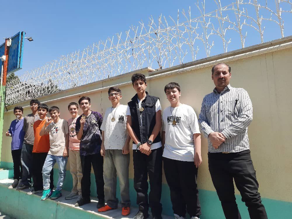 دبیرستان دوره اول پسرانه ادب
